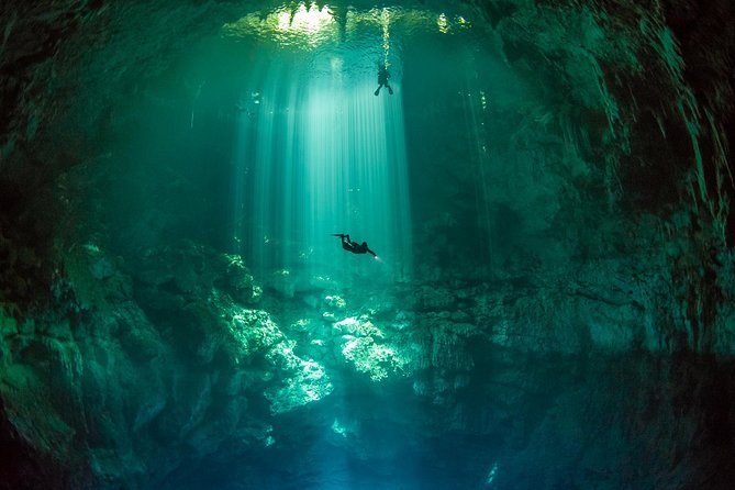 2 cenote divings (including one deep diving) for advanced divers in Tulum - Dos Ojos Cenote: limestone formations, bat-cave areas, and light shows