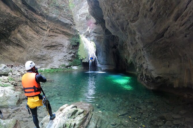2-Day Tour with Canyoning and Rappelling to the Infiernillo Canyon - The guide experience: English support and a minimum-impact approach