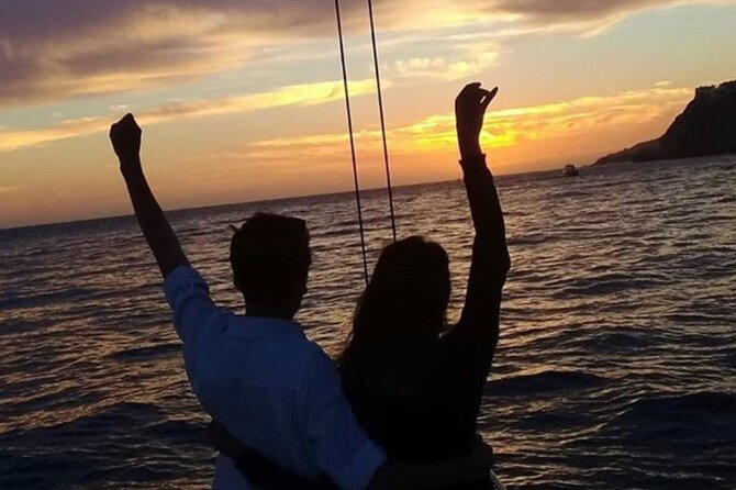 2 Hour Sunset Tour on Catamaran in Cabo San Lucas - Open Bar, Snacks, and Music: The Vibe on Board
