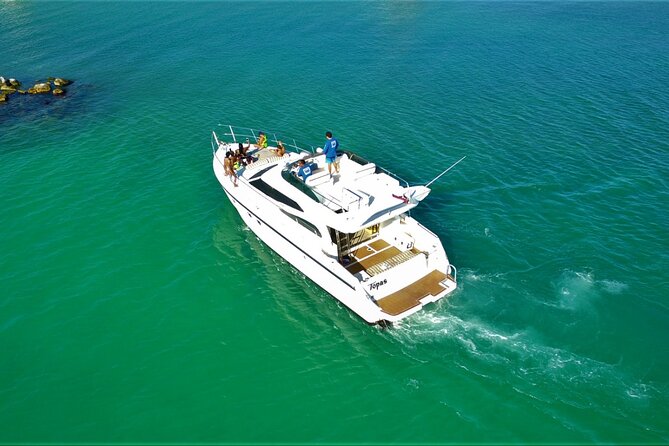 3 Hour Xpu-Ha - 47' Azimut, Tulum, Playa del Carmen, Riviera Maya - Unlimited Drinks and the Reality of a Standard Bar