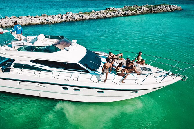 4 Hour - 47' Azimut, Tulum, Playa del Carmen, Riviera Maya - Price and value: $1,399 per group, what that means in real terms