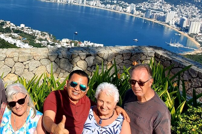 4 or 6Hr Discover Acapulco With a Fun Guide, Diver Show,Mex Lunch - Stop 1: La Casa de los Vientos and Diego Rivera’s 3D mural