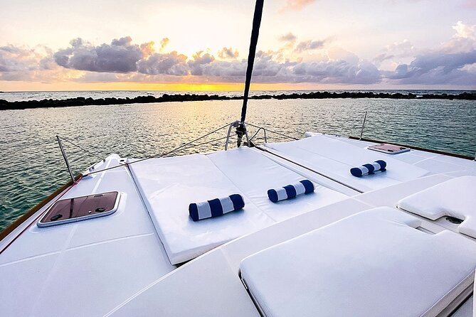 4H Private 38'Catamaran All-Inclusive in Tulum & Playa del Carmen - The Onboard Food and Open Bar: Where the Trip Really Smiles