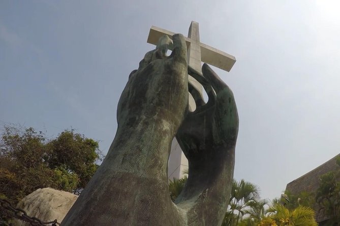 4Hrs City Tour Exclusively for Hotels, Divers, Chapel & Mural. - Chapel of Peace (Capilla de la Paz): more than a quick photo stop