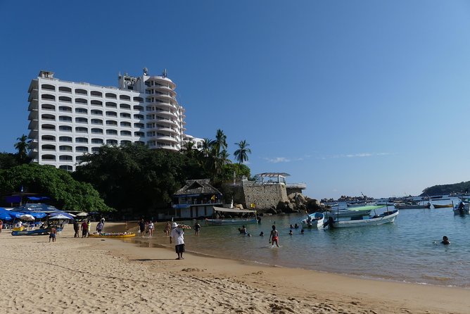 4Hrs Small Group Half Day City Tour with Lunch at High Divers - Stop 1: Capilla de la Paz for Bay Views That Feel Instant