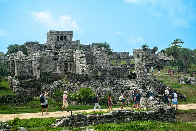4x1: Coba, Cenote, Tulum and Playa del Carmen Tour from Cancun - The guide experience: bilingual storytelling, pacing, and audio reality
