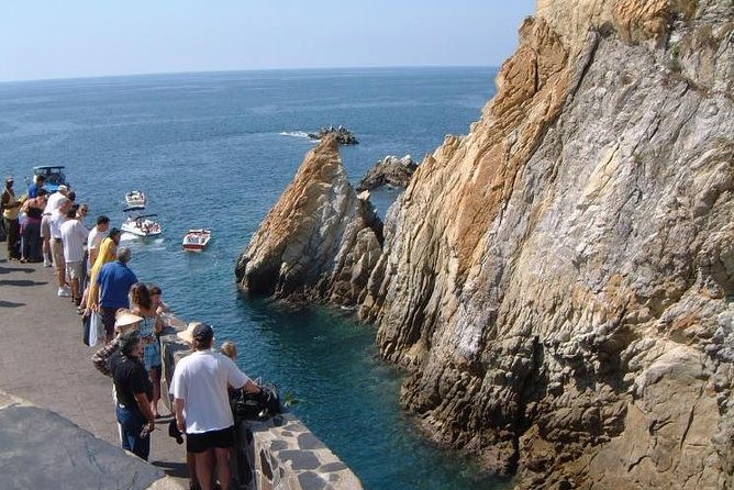 6Hr Cruise or Hotels City Tour, Divers, Baby Turtles Peace Chapel - Acapulco in 6 Hours, What This Half-Day Really Covers