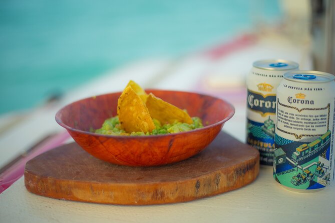6hrs of Sailing in Bacalar Lagoon: discover Cenotes, Islands and Stromatolites. - Price and value for a group up to 3