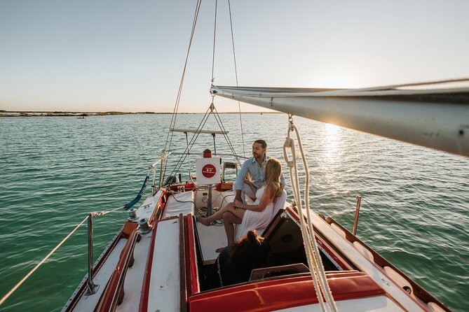 6hrs of Sailing in Bacalar Lagoon: discover Cenotes, Islands and Stromatolites. - Who this tour suits, and who should reconsider