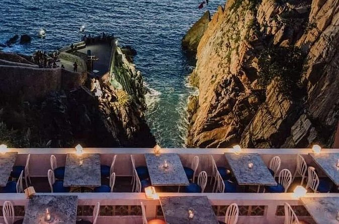 Acapulco Cliff Divers at Night - What the Evening Actually Feels Like, From Pickup to Return