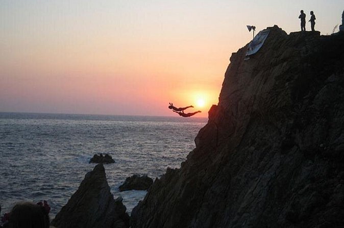 Acapulco Cliff Divers at Night - Who Should Book This Tour, and Who Might Skip It