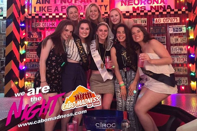 All you can drink- Club Crawl Los Cabos - Where the night starts: El Squid Roe meeting point and the 9:45 pm kickoff