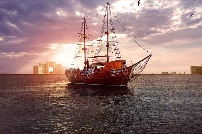 Amazing Romantic Dinner on a Spanish Galeon with Saxophone Music - The live saxophone: how the music makes the romance work