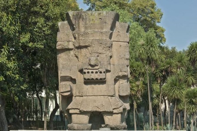 Anthropology Museum Guided Tour - Stop spotlight: the Stone of the Sun and Olmec giants
