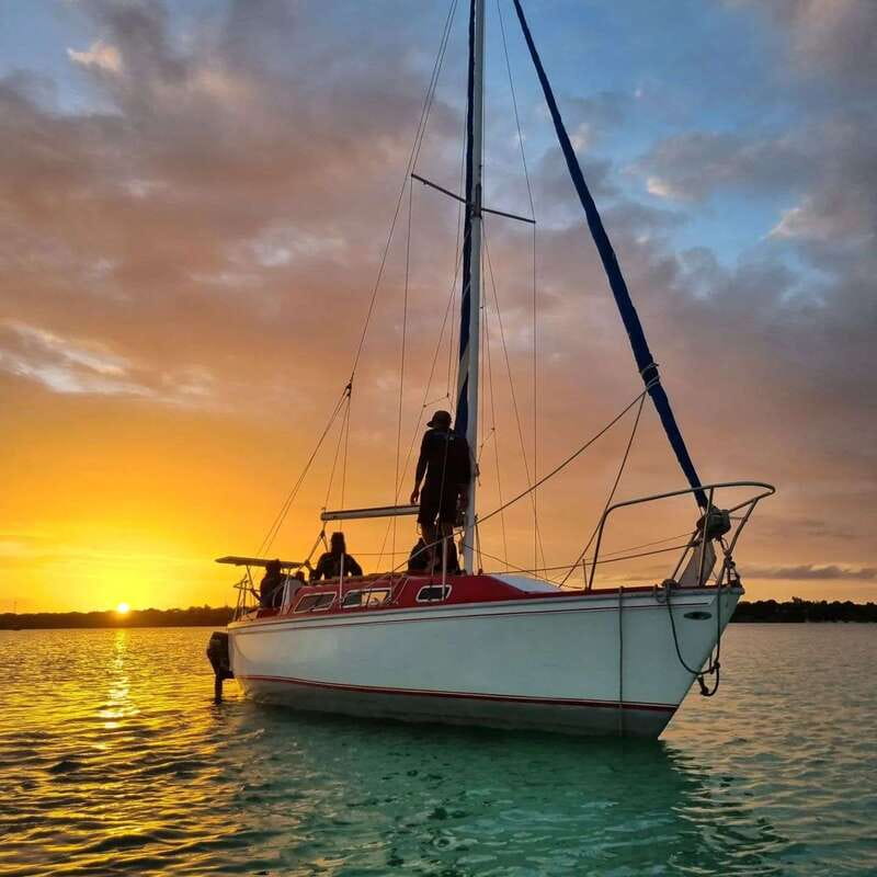 Bacalar: 4hr Private Sailing Tour with Guacamole & Drinks - Price and value for a private 4-hour sail for up to 2
