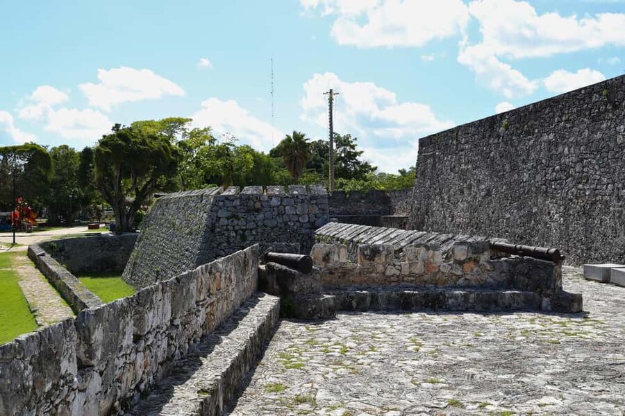Bacalar: Lagoon, Pirate Canal, Stromatolite Day Trip w/Lunch - Bacalar lagoon swim and the stromatolite sanctuary visit