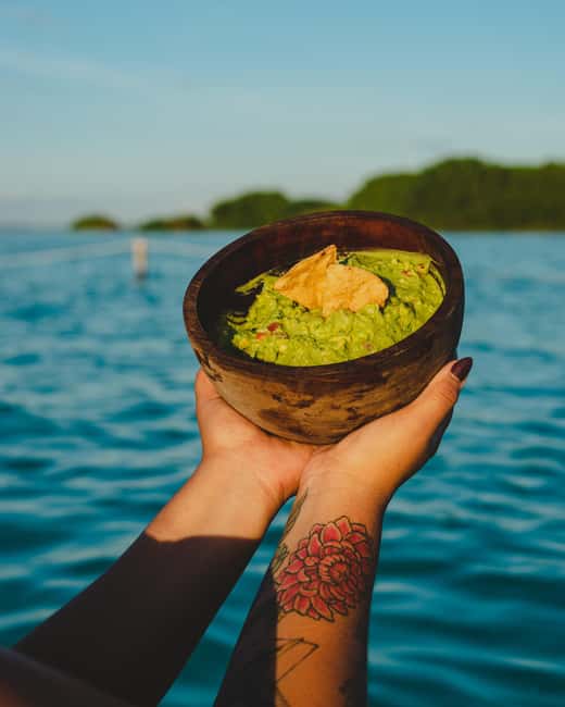 Bacalar Lagoon Sailing Tour with Open Bar and Mexican Lunch - Open bar and Mexican lunch: the value is the pacing