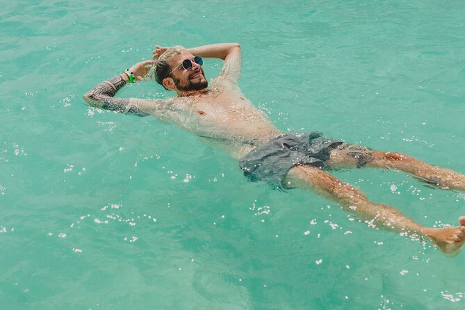 Bacalar Lagoon Sightseeing Boat Tour with Open Bar and Snacks - Isla de los Pájaros: gentle water, birdwatching energy, and sunset on the afternoon