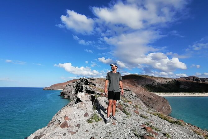 Balandra & Tecolote: hike, kayak and snorkel in paradise - The coastal hike to Tecolote Beach: rocky steps, wet shoes, and wow views