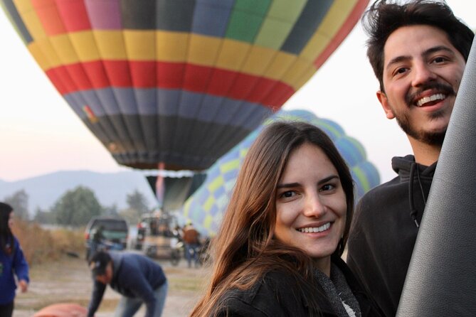Balloon Flight and Teotihuacan Tour w/Breakfast from Mexico City - Coatan Experiencias: liquor tasting, obsidian, and textile color