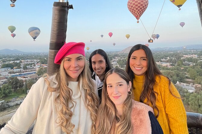 Balloon Flight and Teotihuacan Tour w/Breakfast from Mexico City - Teotihuacan pyramids on foot with a certified guide