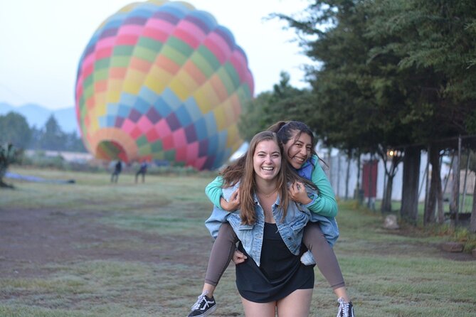 Balloon Flight + Breakfast in a cave + Pick up CDMX + Pyramids - Why the sunrise balloon over Teotihuacán is the whole point