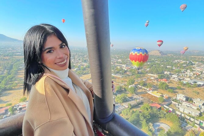 Balloon flight + Breakfast in cave + Pyramids + Pick up CDMX. - CDMX Pickup and the Early Departure Grind (In a Good Way)