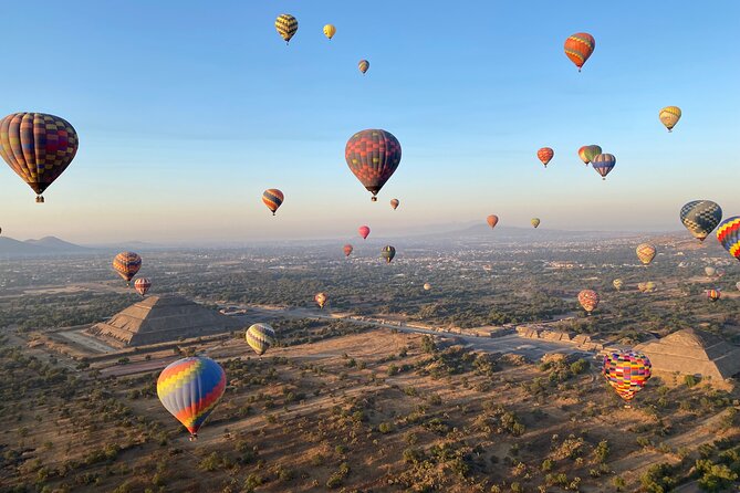Balloon flight in Teotihuacán from Mexico City - The pre-dawn drive from Mexico City and the Angel of Independence drop-off