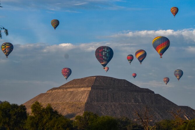 Balloon flight + pick up in CDMX + Breakfast in Cave + Teotihuacan - The Tlalocan artisan stop and drink tasting: short, specific, and optional in spirit