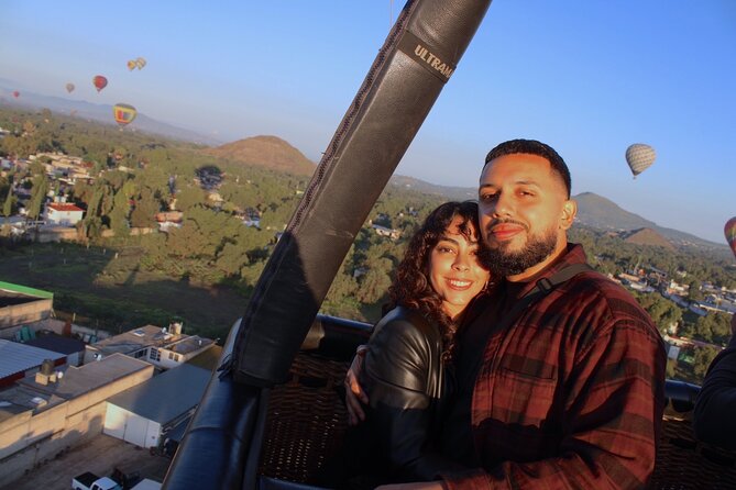 Balloon Flight with Breakfast in Cave and Pyramids of Teotihuacan - The pyramid visit on foot: Sun, Moon, and the causeway idea