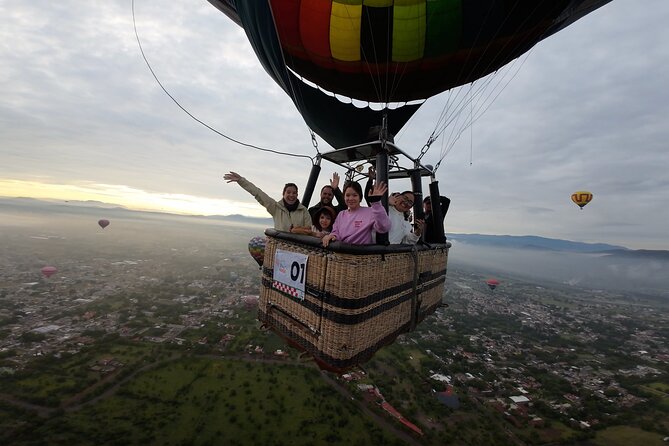 Balloon flight with breakfast in Cave and Pyramids tour from CDMX - Why a Teotihuacan balloon beats the usual sunrise plan