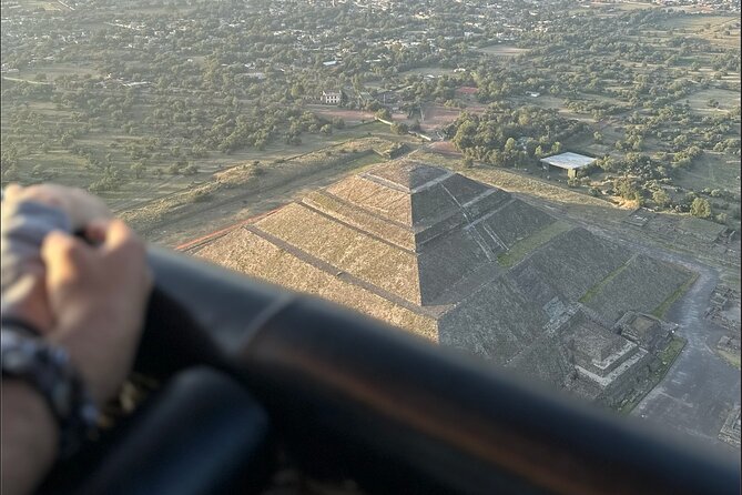 Balloon flight with breakfast in Cave and Pyramids tour from CDMX - That 45-minute flight: views you’ll remember, plus one honest expectation