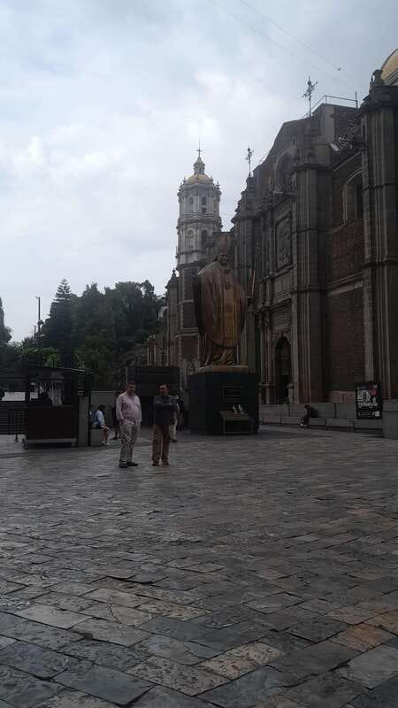 Basilica de Guadalupe: Complete Walking Tour - Finding La Guadalupana and Your Purple-Clad Guide
