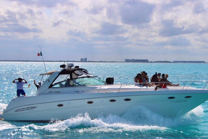 Beautiful Yacht SeaRay 48ft / 15PAX 25P16 - On the water: cruising, swimming, and snorkeling time