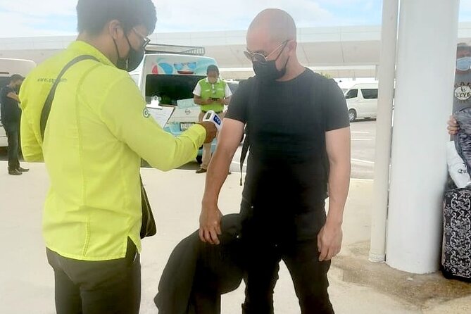 Black Luxury Van WiFi arrivals aboard from Cancun Airport - Timing, flight delays, and why notices matter
