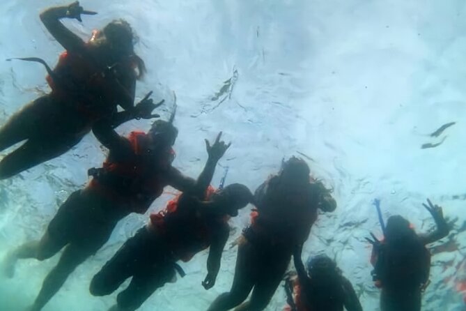 Boat and Snorkel Tour to 5 Islands of Los Arcos - A smart half-day format: bus to Mismaloya, boat to Los Arcos