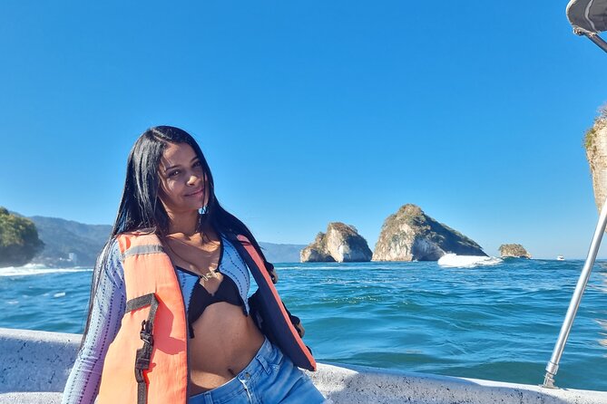 Boat and Snorkel Tour to 5 Islands of Los Arcos - What you might see, from manta rays to whale surprises