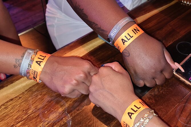 Cabo Bar Crawl - The BEST Bar and Clubs in Cabo - Safety, Host Energy, and Tips That Help