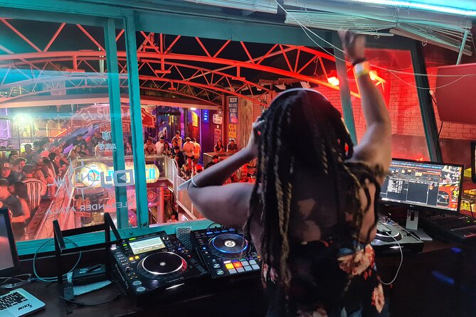 Cabo Bar Crawl - The BEST Bar and Clubs in Cabo - The Night’s Stops, From El Squid Roe to Cabo Shots