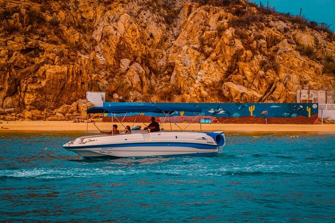 Cabo life Private Yacht in Los Cabos | 10 PAX & 3 HRS - A private 3-hour yacht built for sea-level sightseeing