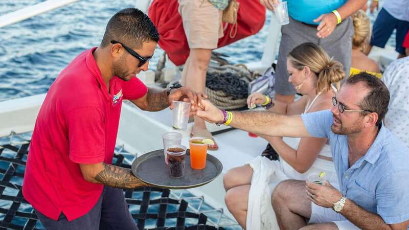 Cabo San Lucas: 2 Hour Sunset Cruise with Food and Wine - Food, premium wines, and jazz: the relaxed part of the evening