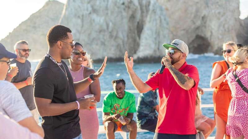 Cabo San Lucas: Cabo Mar Mexican Flavors Sunset Cruise - The Arch of Cabo San Lucas photo stop, plus views that actually connect the dots