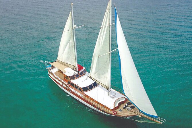 Cabo San Lucas Luxury Sailing Yacht and Dinner with a Chef - Who should book this Cabo sunset yacht dinner?