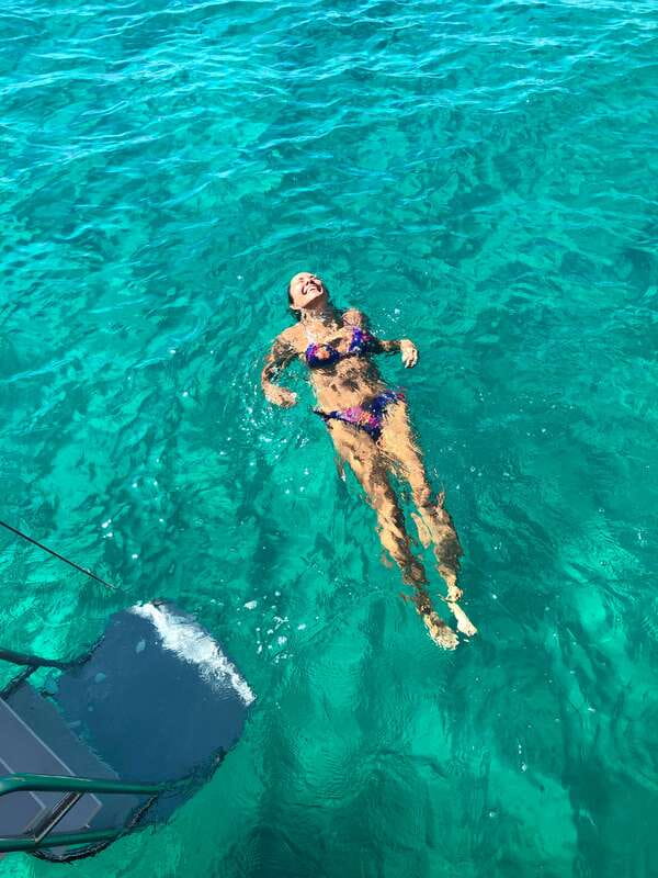 Cabo San Lucas Private Mini Catamaran Tour - Cabo landmarks: Arch selfies and Lover’s Beach from the water