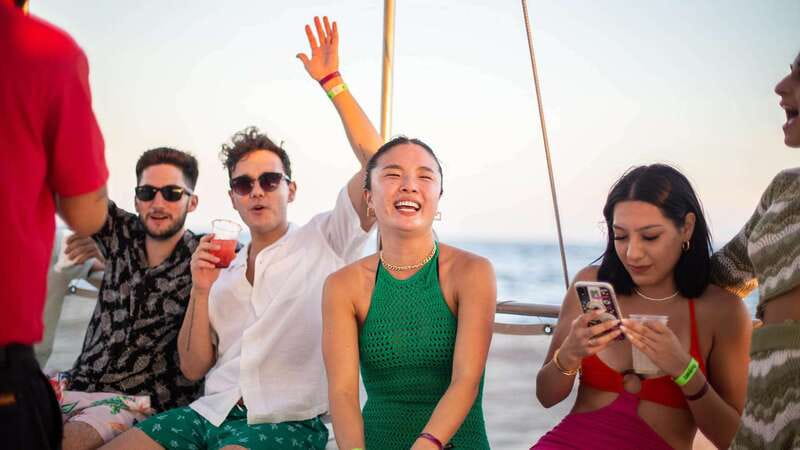 Cabo San Lucas: Sunset Party Cruise with Open Bar - Practical tips so you enjoy every minute