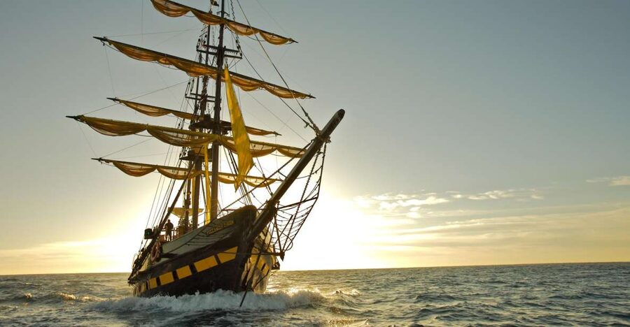 Cabo San Lucas: Sunset Pirate Ship Cruise with Dinner Show - The Views: Why This Sunset Route Beats a Regular Night Out