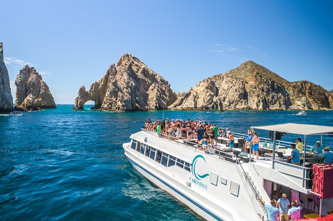 Cabo Sunset Dinner Cruise with Live Music & Open Bar on Cabo Wave - Cabo Wave at 5:00 pm: what the 2-hour ride feels like
