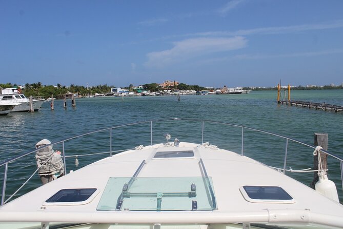Cancun Bay Private 2-Hour on a Luxury Yacht - Cancun Bay and Laguna Nichupte: the views you came for