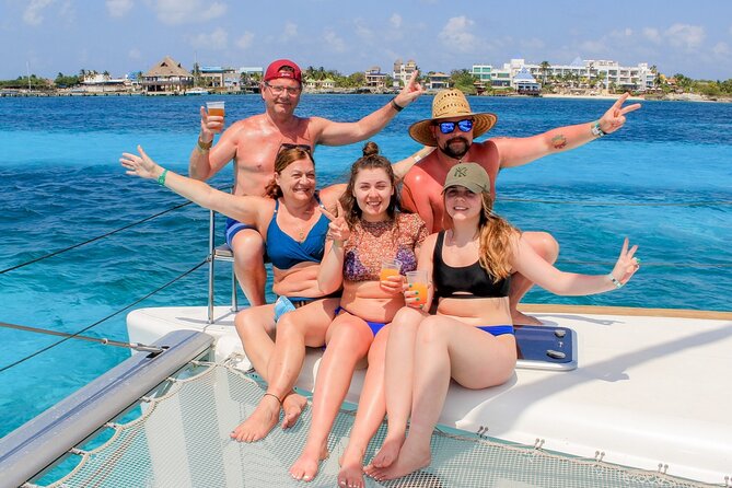 Cancun Catamaran: Isla Mujeres, Snorkeling, Drinks & Buffet Lunch - Beach club lunch and open bar: good value, but quality can be uneven