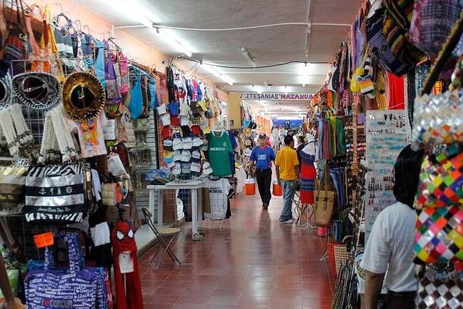 Cancun City Sightseeing Tour - Group Size, Guide Style, and Why Staying Close Matters